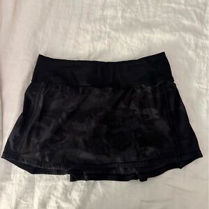 Lululemon dark camo skirt size 4